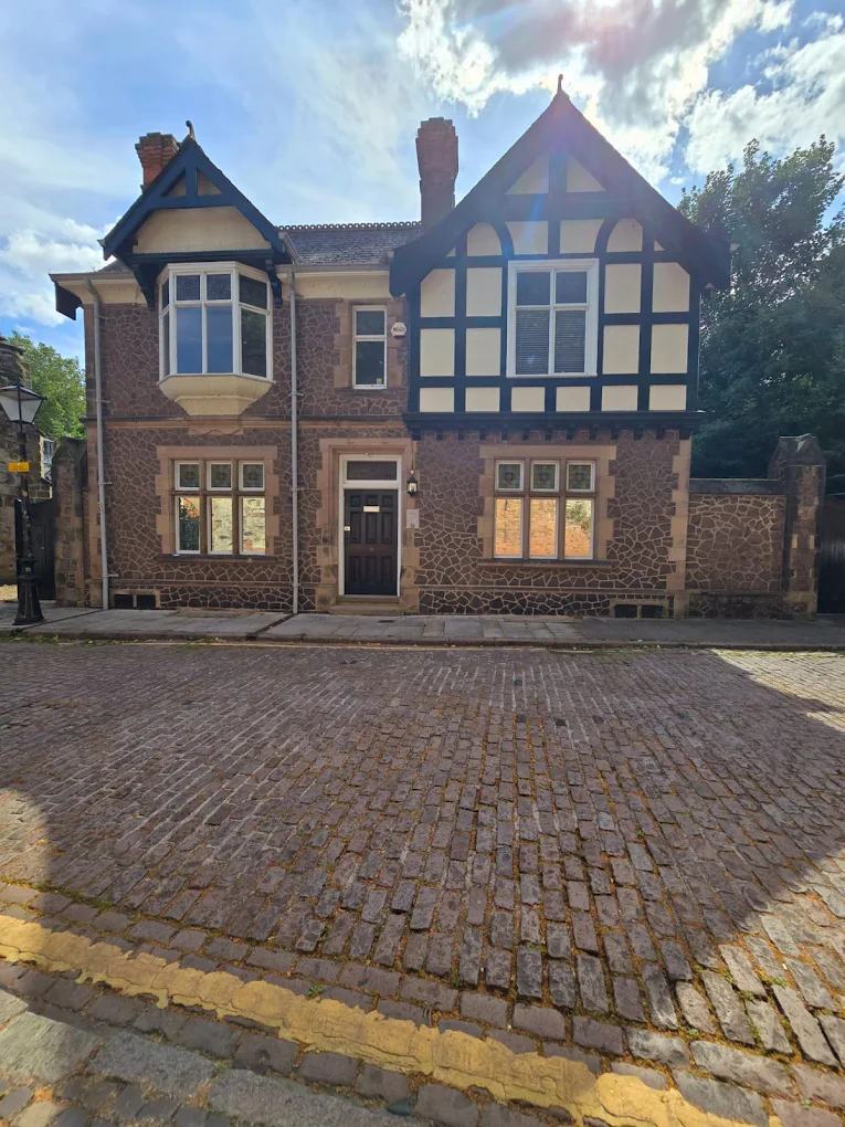 Motor Medicals Leicester Clinic - Affordable HGV, LGV, PCV, and Taxi Medicals by GMC Registered Doctors - Call 0116 502 3498 - motormedicals.com/clinic-locations/Leicester